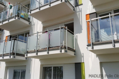 Folia balkonowa mleczna