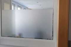 Folia Mat Acid-X na oknie