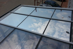 Folia przeciwsłoneczna Chrome 285 XC na szklanym dachu